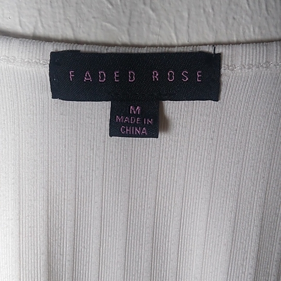 Cute top - Picture 2 of 2